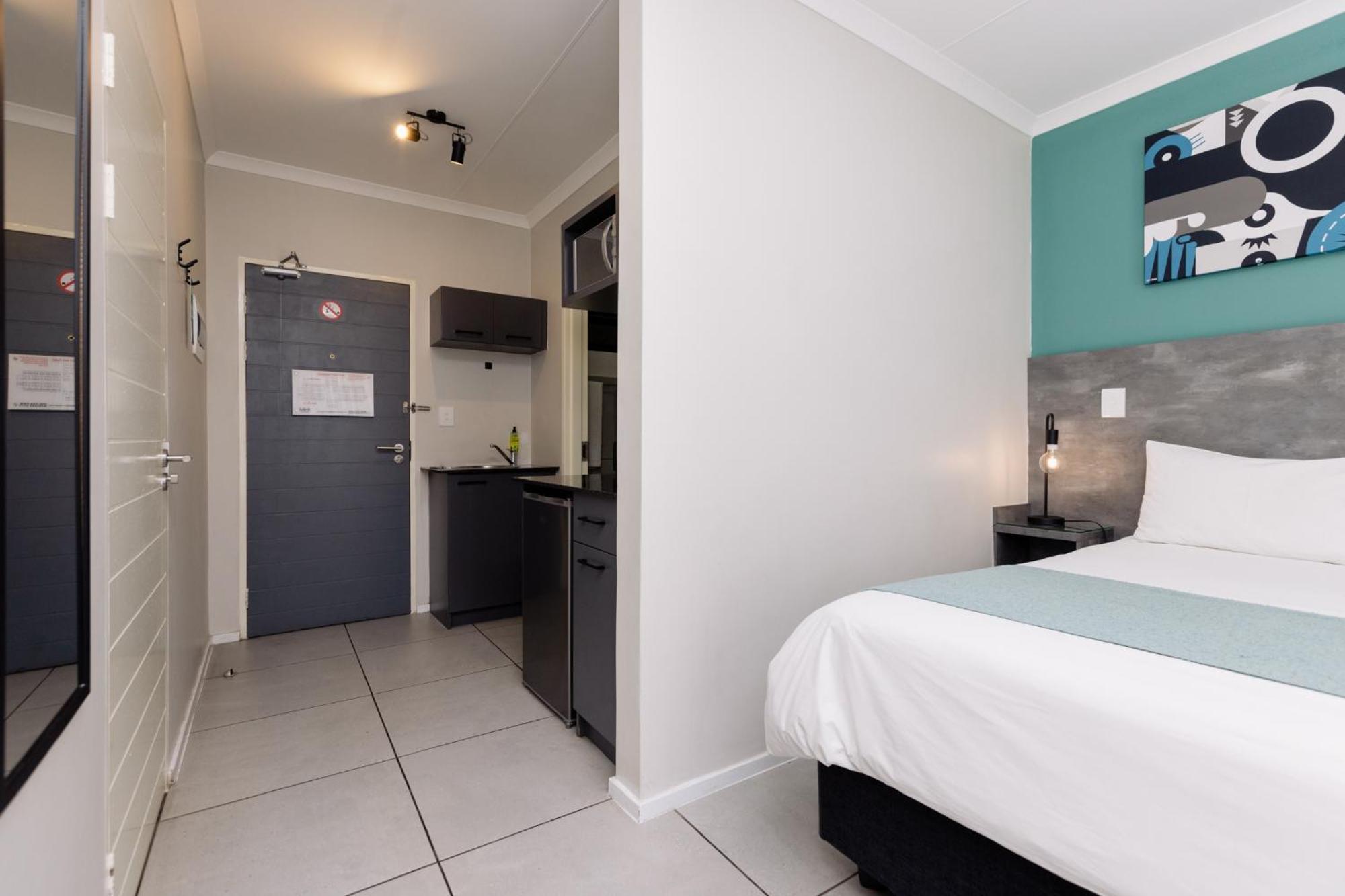 Mint Express Melrose View Apartment Johannesburg Room photo
