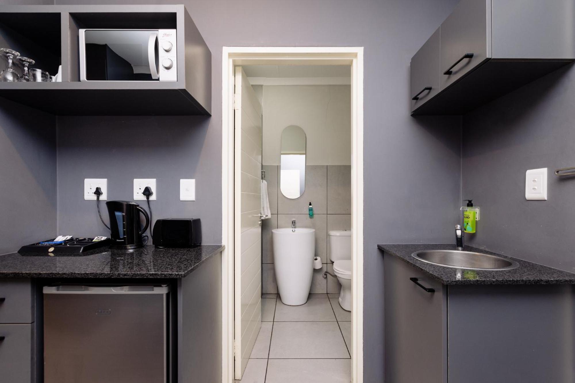 Mint Express Melrose View Apartment Johannesburg Room photo